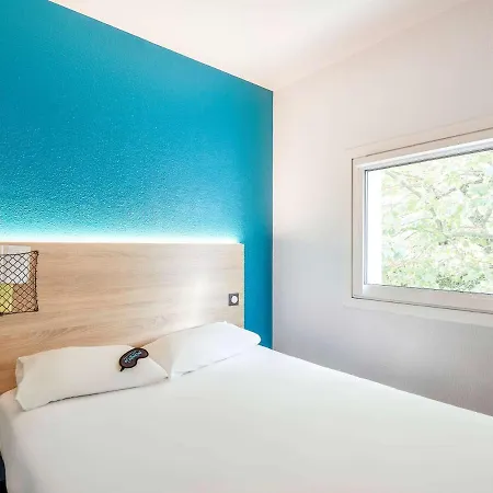 Hotelf1 Lyon Priest Otel *